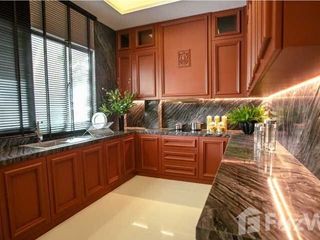 Haus zum Kauf mit 5 Zimmer in Mueang Samut Prakan, Samut Prakan
