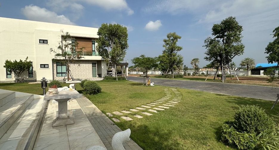 For sale 4 bedrooms house in Kabin Buri, Prachin Buri
