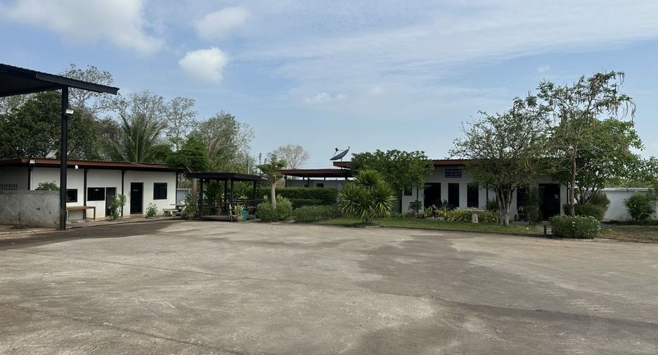 For sale 4 bedrooms house in Kabin Buri, Prachin Buri