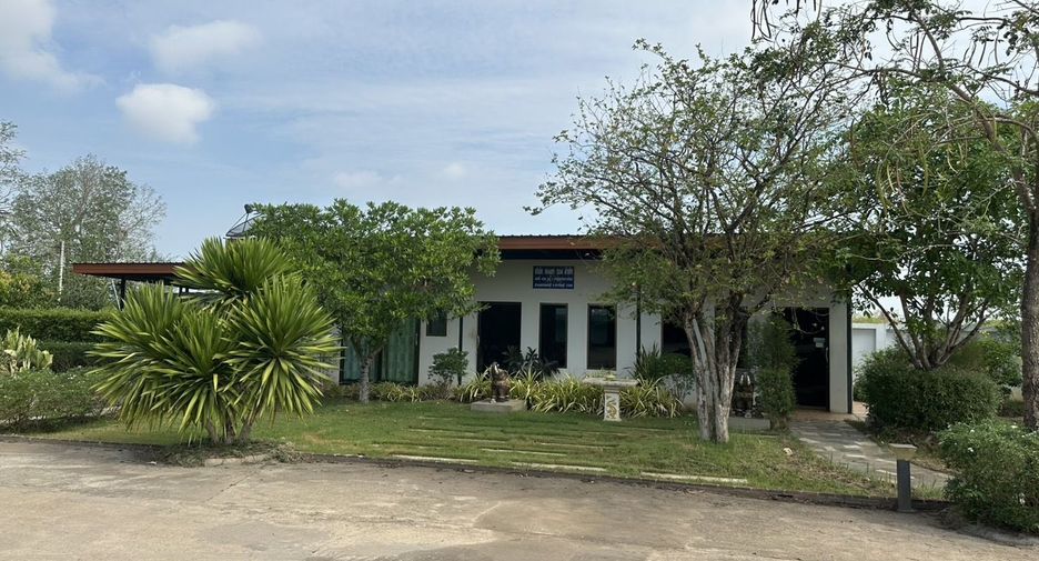 For sale 4 bedrooms house in Kabin Buri, Prachin Buri