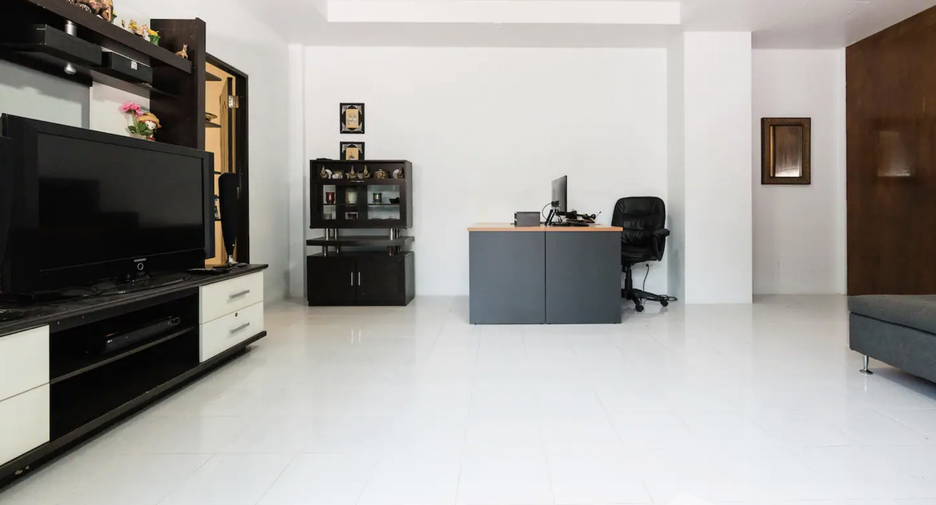 For rent 3 bedrooms house in Mueang Phuket, Phuket