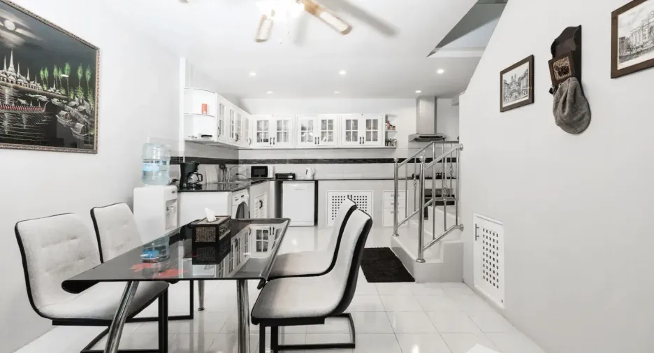 Haus zur Miete mit 3 Zimmer in Mueang Phuket, Phuket