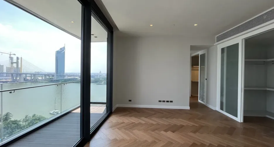 For rent and for sale 4 bedrooms condo in Bang Kho Laem, Bangkok