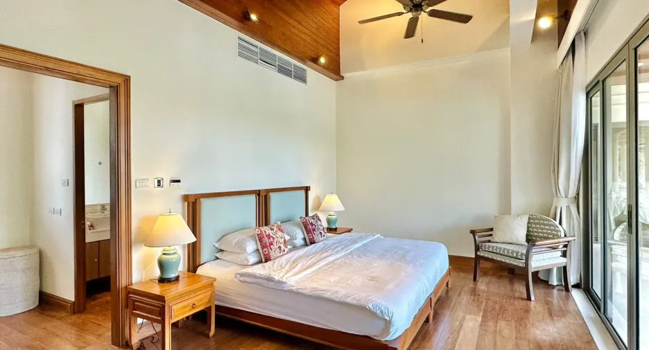 For rent 4 bedrooms villa in Thalang, Phuket