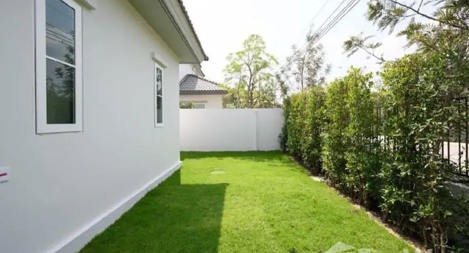 For sale and for rent 4 bedrooms house in Bang Phli, Samut Prakan