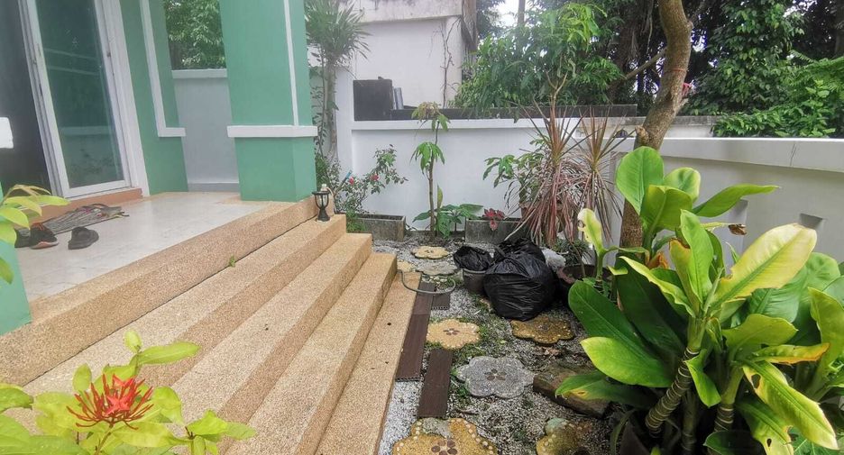 For rent 4 bedrooms townhouse in Mueang Phuket, Phuket