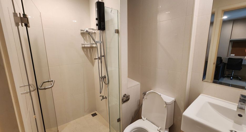 For sale 1 bed condo in Khlong Toei, Bangkok