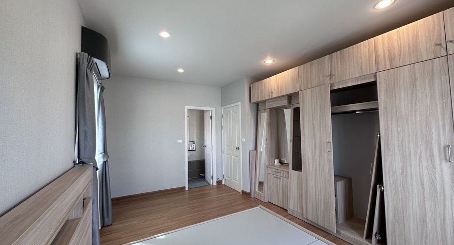 For sale 3 bedrooms house in Bang Phli, Samut Prakan