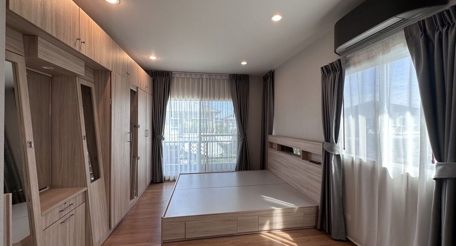 For sale 3 bedrooms house in Bang Phli, Samut Prakan