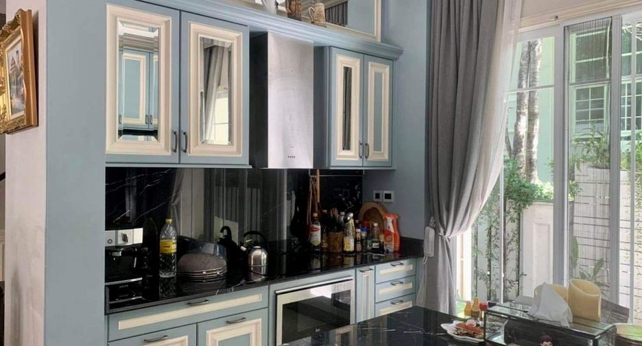 For sale 4 bedrooms house in Bang Khae, Bangkok