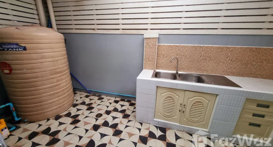For rent 3 bedrooms townhouse in Pak Kret, Nonthaburi