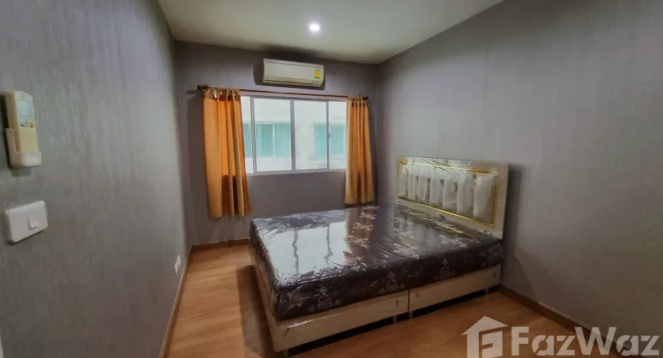 For rent 3 bedrooms townhouse in Pak Kret, Nonthaburi