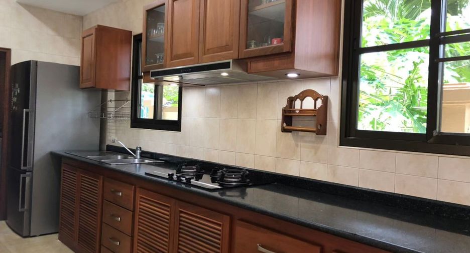 For sale 5 bedrooms villa in Kathu, Phuket