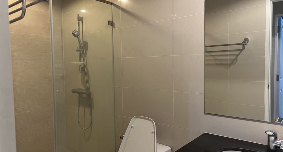 Condo en venta y en alquiler de 5 habitaciones en Huai Khwang, Bangkok