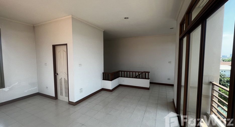 For sale 3 bedrooms townhouse in Mueang Nonthaburi, Nonthaburi