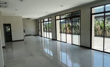 For sale 3 bedrooms townhouse in Mueang Nonthaburi, Nonthaburi