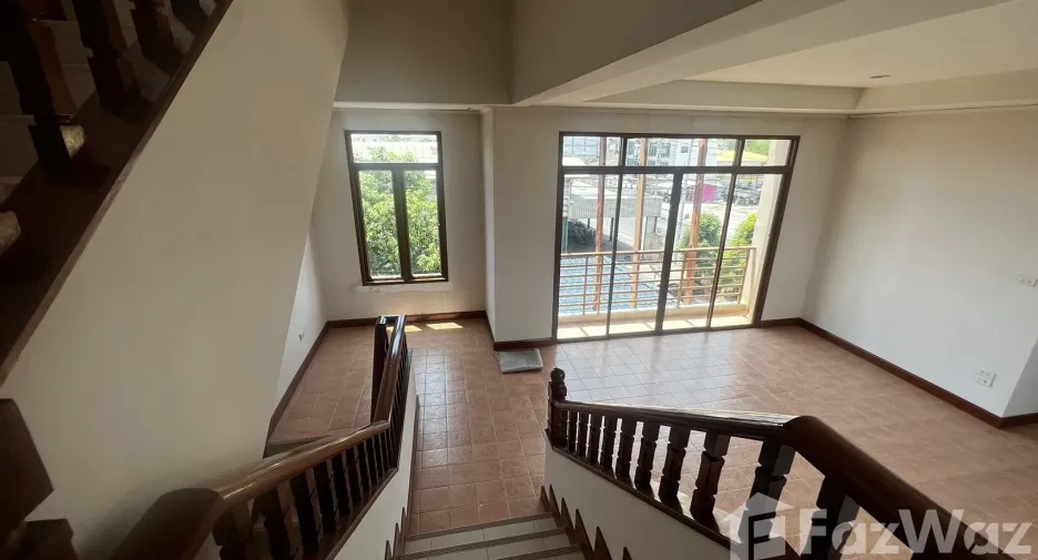 For sale 3 bedrooms townhouse in Mueang Nonthaburi, Nonthaburi