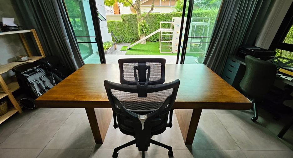 For sale 3 bedrooms house in Taling Chan, Bangkok
