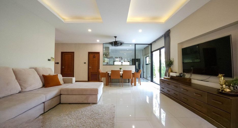 For sale 3 bedrooms house in Taling Chan, Bangkok