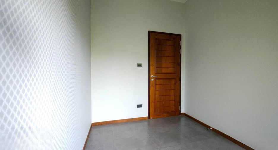 For sale 3 bedrooms house in Taling Chan, Bangkok