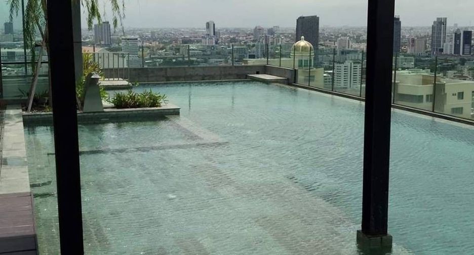 For sale 2 bedrooms condo in Watthana, Bangkok