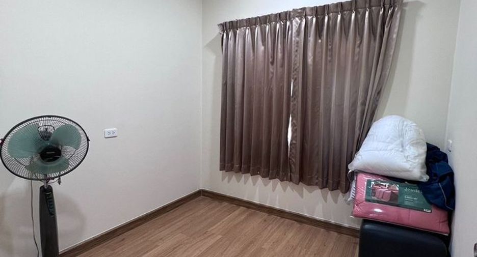 For sale 4 ベッドルーム townhouse in Bang Khae, Bangkok