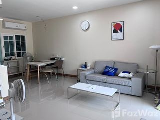 For sale 4 ベッドルーム townhouse in Bang Khae, Bangkok