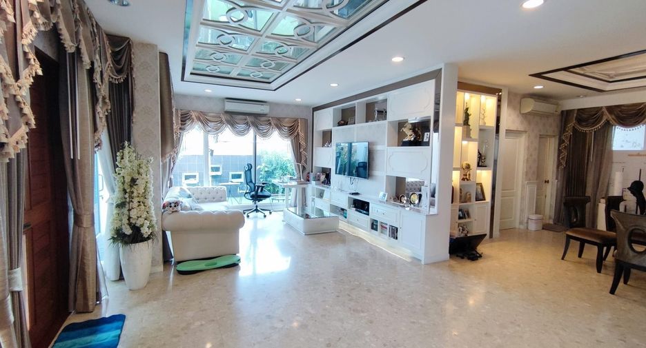 For sale 4 bedrooms house in Khan Na Yao, Bangkok