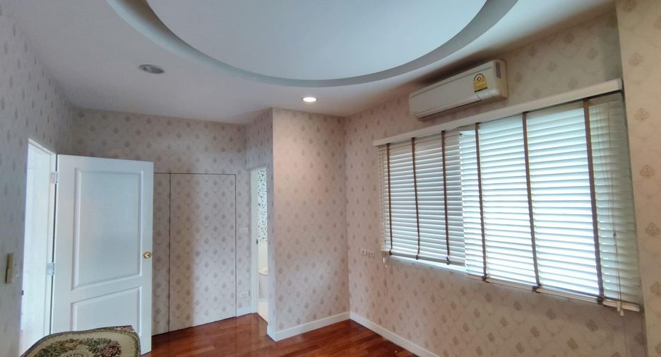 For sale 4 bedrooms house in Khan Na Yao, Bangkok
