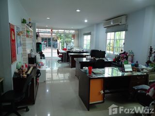 Casa adosada en venta de 3 habitaciones en Rat Burana, Bangkok