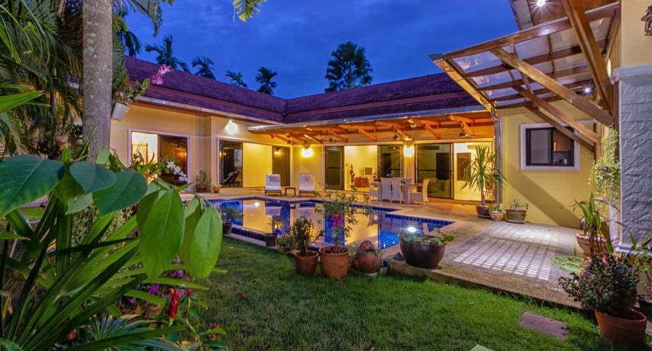 For sale 3 bedrooms villa in Mueang Phuket, Phuket