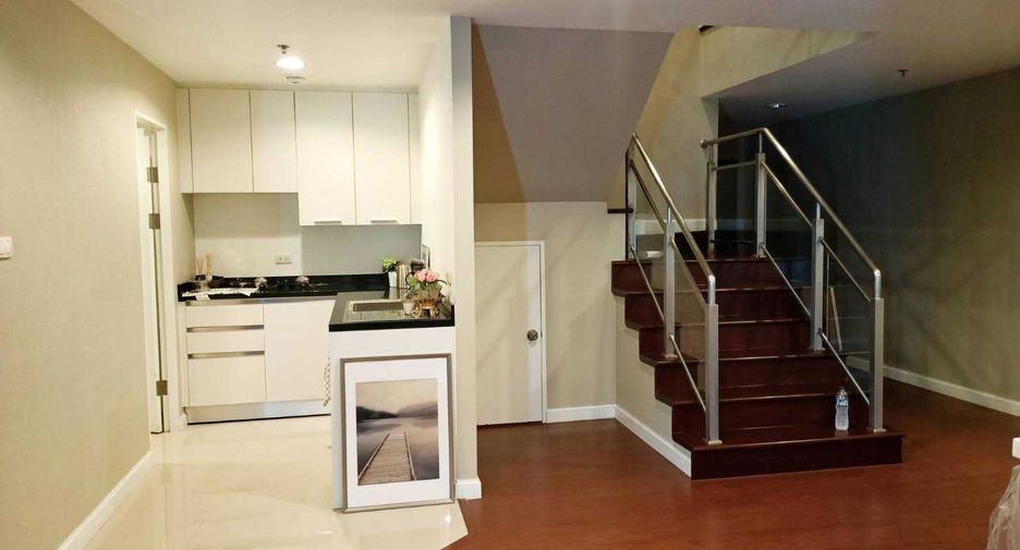 À vendre et à louer 5 chambres condo à Huai Khwang, Bangkok