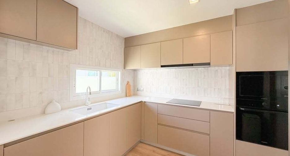 Casa en alquiler de 3 habitaciones en Mueang Phuket, Phuket