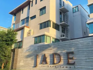 Casa adosada en venta de 7 habitaciones en Yan Nawa, Bangkok