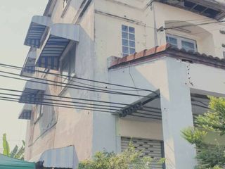 For sale 4 bedrooms townhouse in Khlong Sam Wa, Bangkok