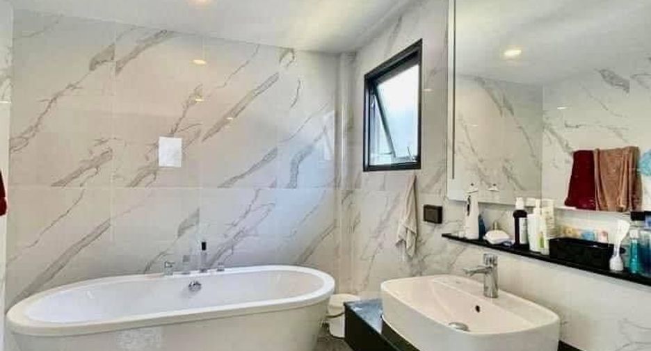 For sale and for rent 4 bedrooms house in Bang Phli, Samut Prakan