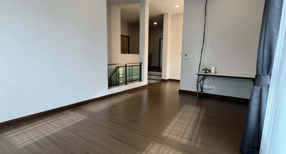 Haus zum Kauf und zur Miete mit 4 Zimmer in Bang Phli, Samut Prakan