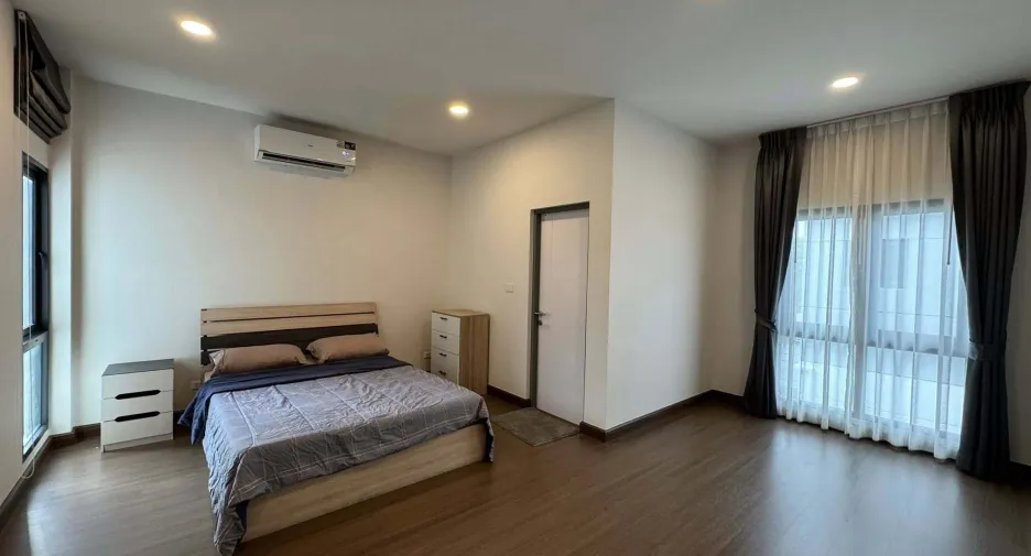 Haus zum Kauf und zur Miete mit 4 Zimmer in Bang Phli, Samut Prakan