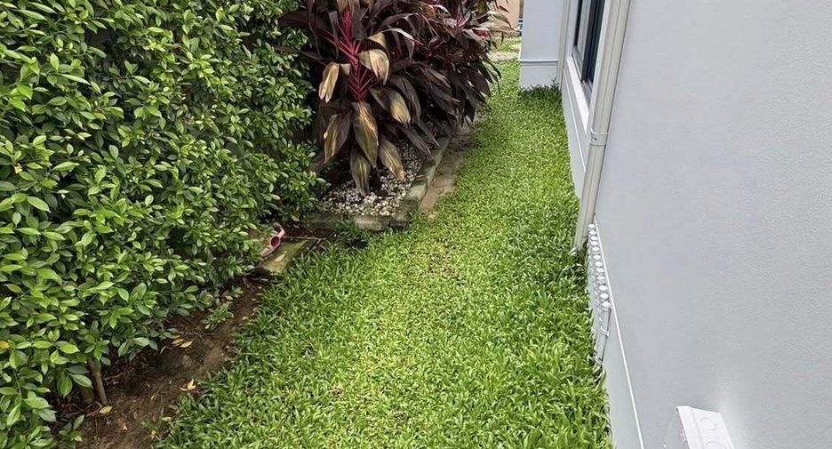 For sale and for rent 4 bedrooms house in Bang Phli, Samut Prakan
