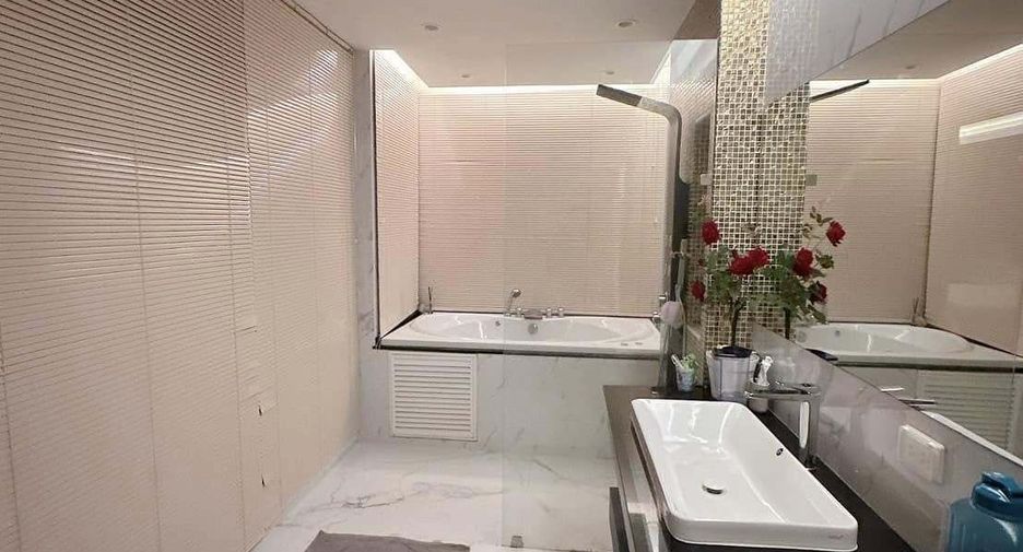 For sale 3 bedrooms villa in Mueang Phuket, Phuket