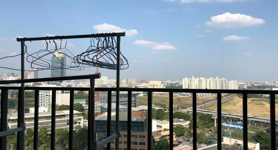For sale and for rent 3 bedrooms condo in Huai Khwang, Bangkok