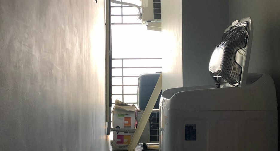For sale and for rent 3 bedrooms condo in Huai Khwang, Bangkok
