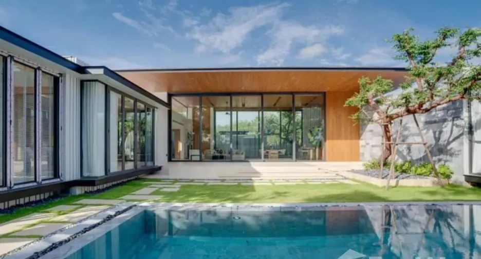 For sale and for rent 4 bedrooms villa in Thalang, Phuket