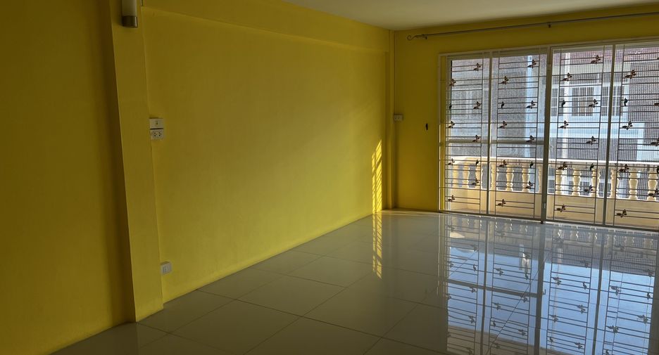 For rent and for sale 5 bedrooms townhouse in Mueang Nakhon Pathom, Nakhon Pathom
