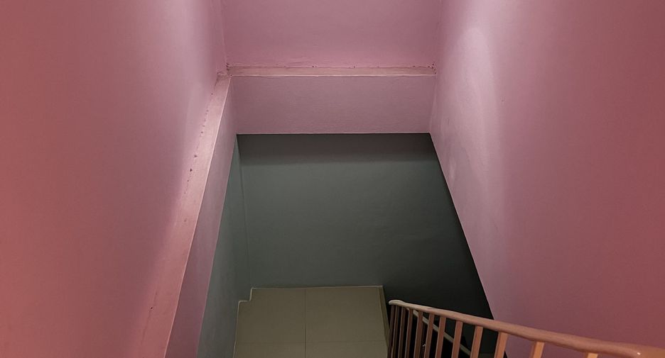 For rent and for sale 5 bedrooms townhouse in Mueang Nakhon Pathom, Nakhon Pathom