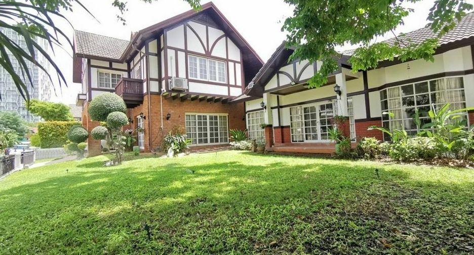 Продажа 4 спальни дом в Пхра Кханонг, Бангкок