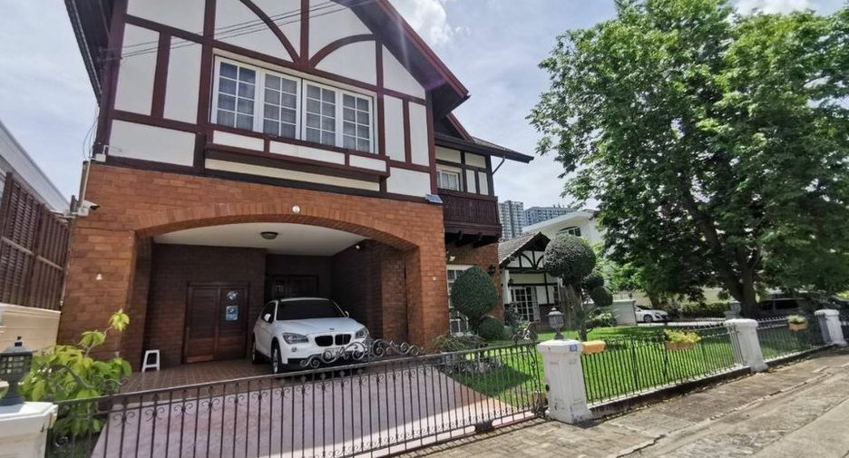 Продажа 4 спальни дом в Пхра Кханонг, Бангкок