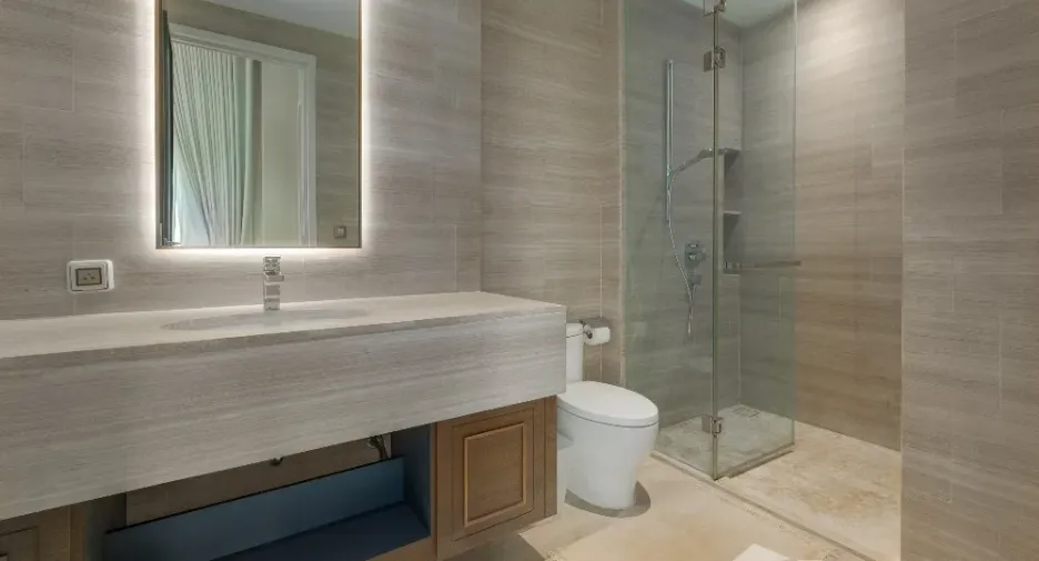 Condo en venta y en alquiler de 3 habitaciones en Khlong Toei, Bangkok