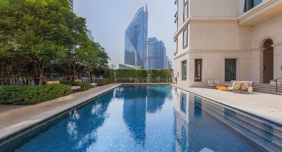 Condo en venta y en alquiler de 3 habitaciones en Khlong Toei, Bangkok