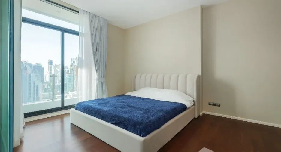 Condo en venta y en alquiler de 3 habitaciones en Khlong Toei, Bangkok